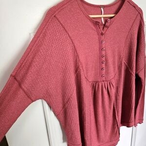 Free People red Leo Henley Top‎